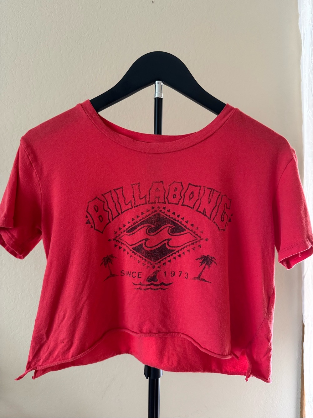 Billabong Red Women's Cropped Graphic Tee with Wave Logo